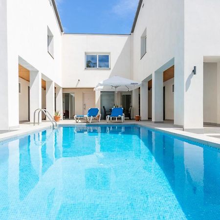 Goldhome - New House With Private Heated Pool, Parking, Wifi, Games Room Empuriabrava Exteriör bild