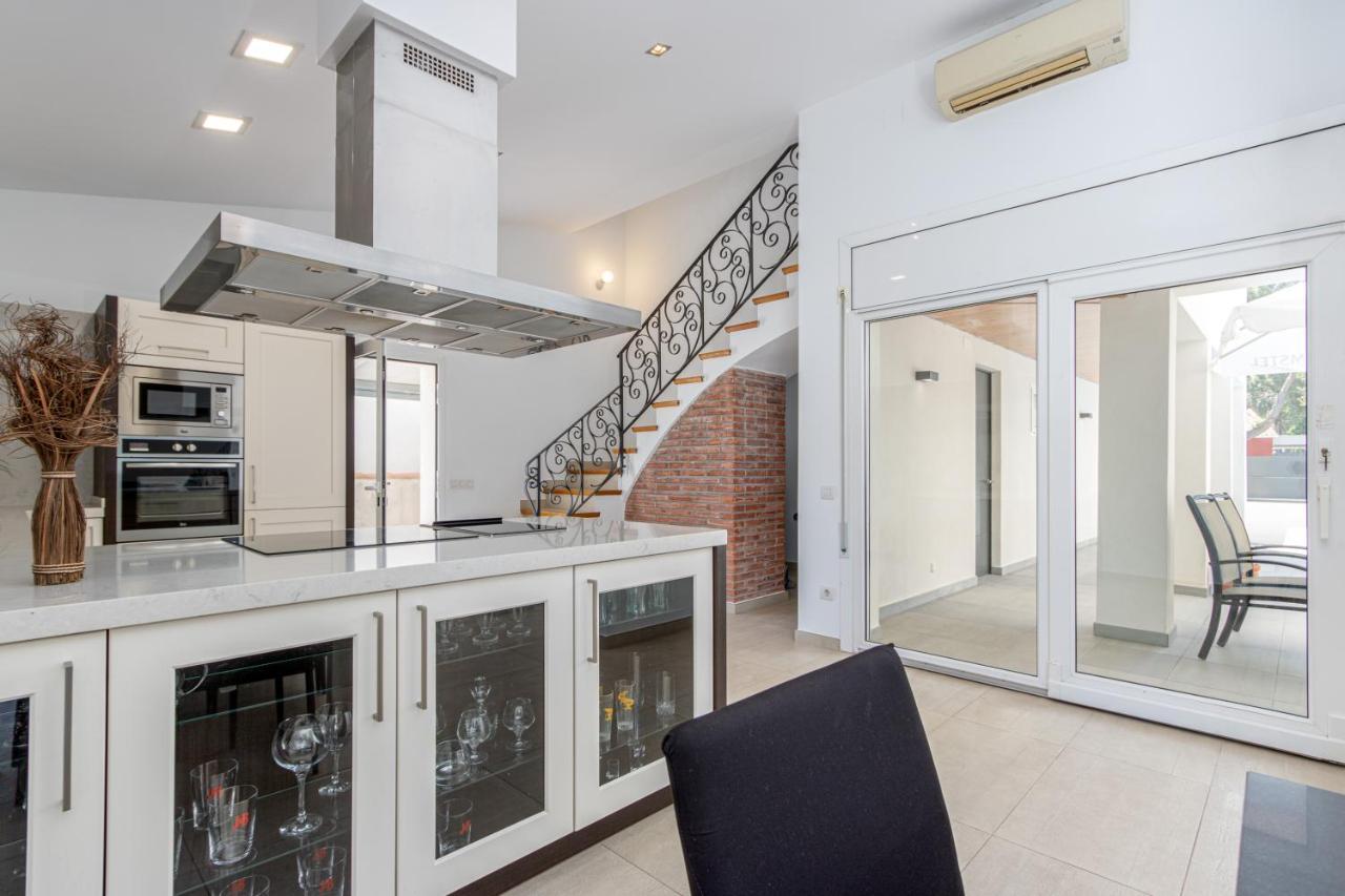 Goldhome - New House With Private Heated Pool, Parking, Wifi, Games Room Empuriabrava Exteriör bild