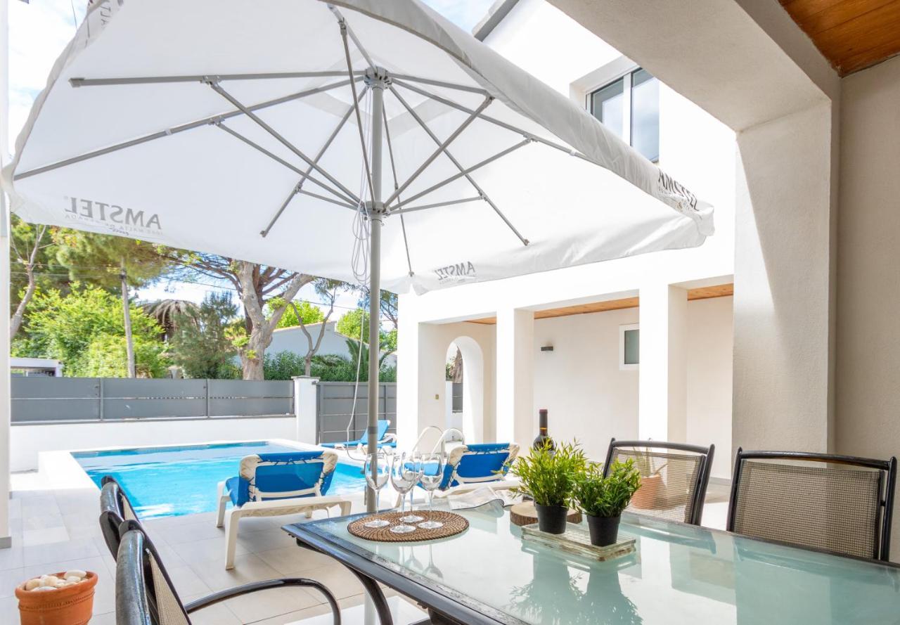 Goldhome - New House With Private Heated Pool, Parking, Wifi, Games Room Empuriabrava Exteriör bild