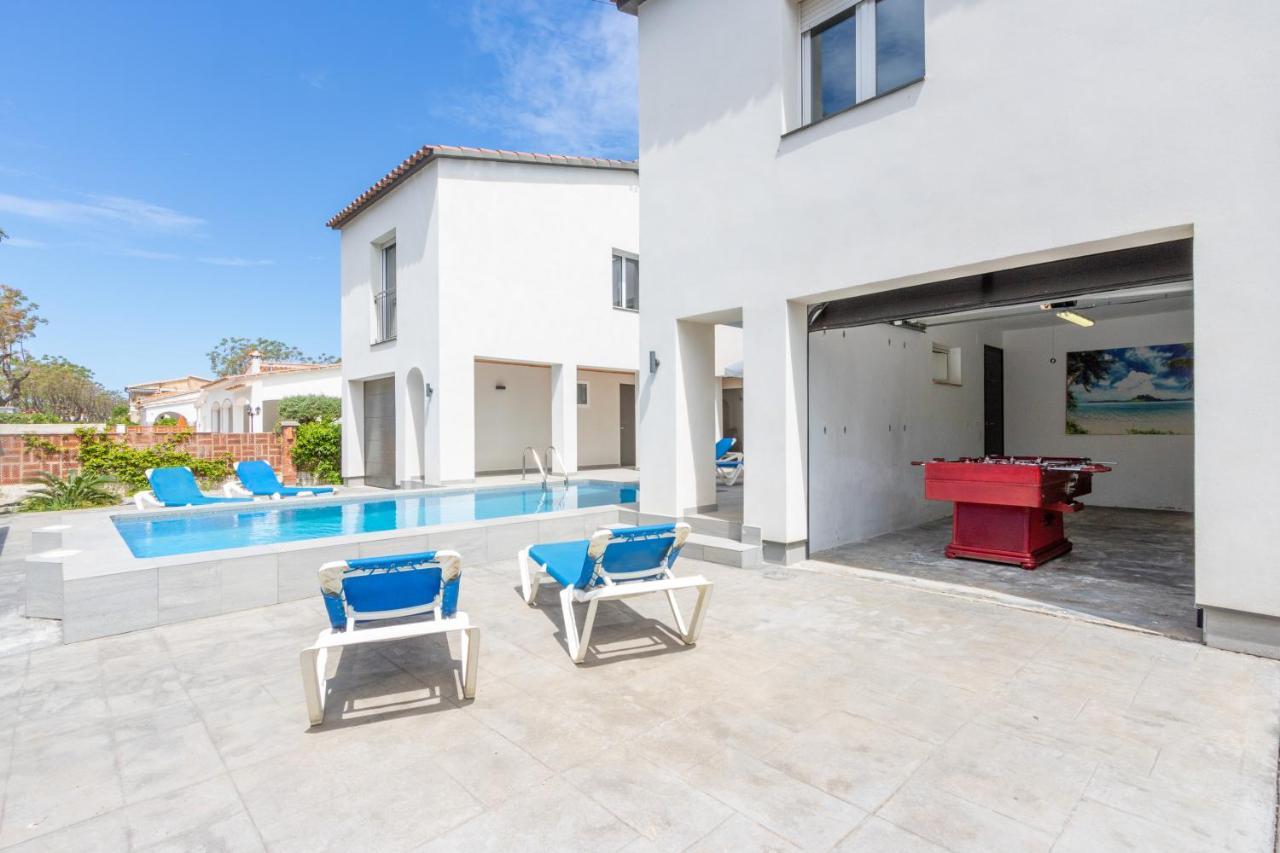 Goldhome - New House With Private Heated Pool, Parking, Wifi, Games Room Empuriabrava Exteriör bild