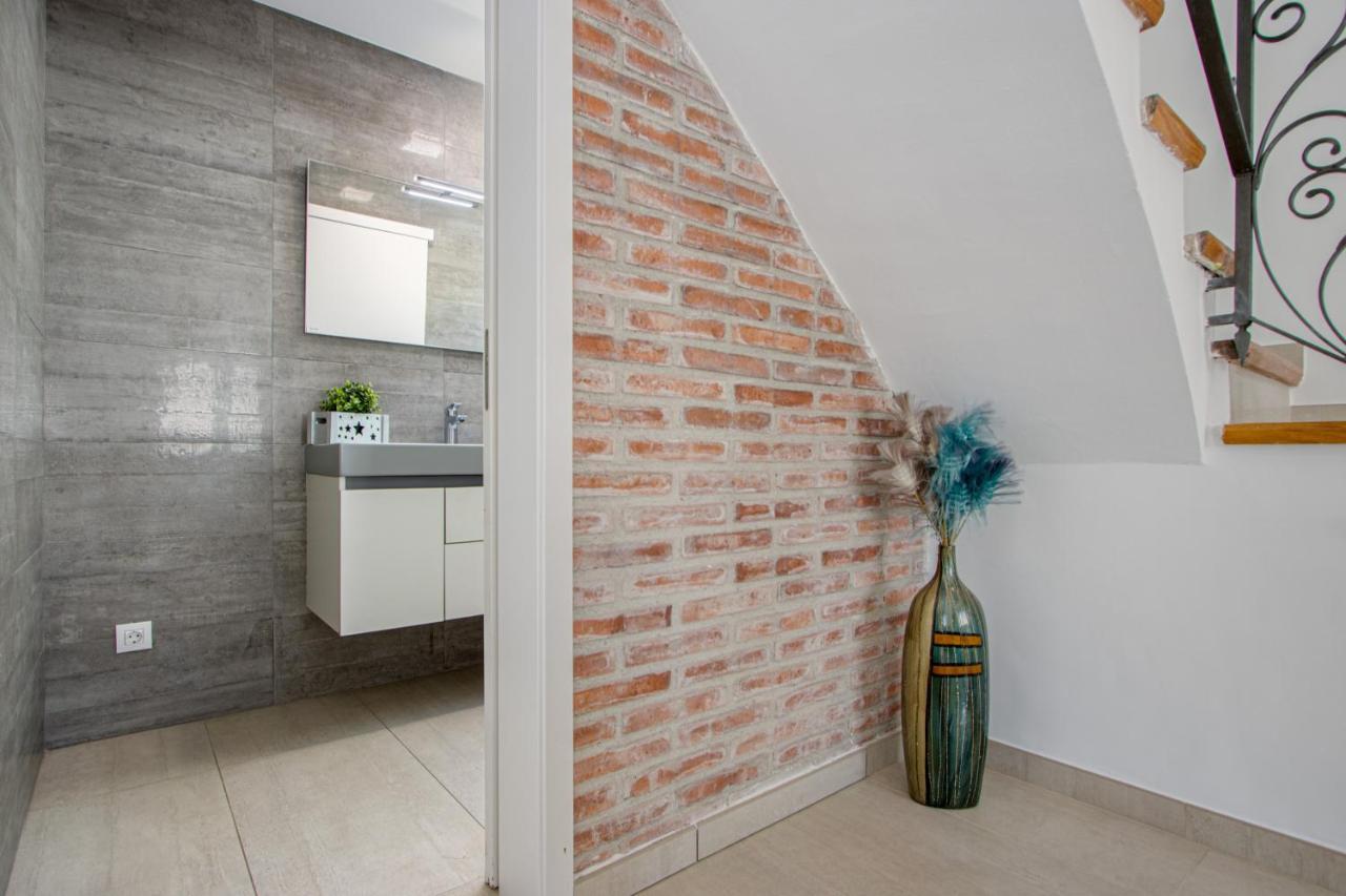 Goldhome - New House With Private Heated Pool, Parking, Wifi, Games Room Empuriabrava Exteriör bild