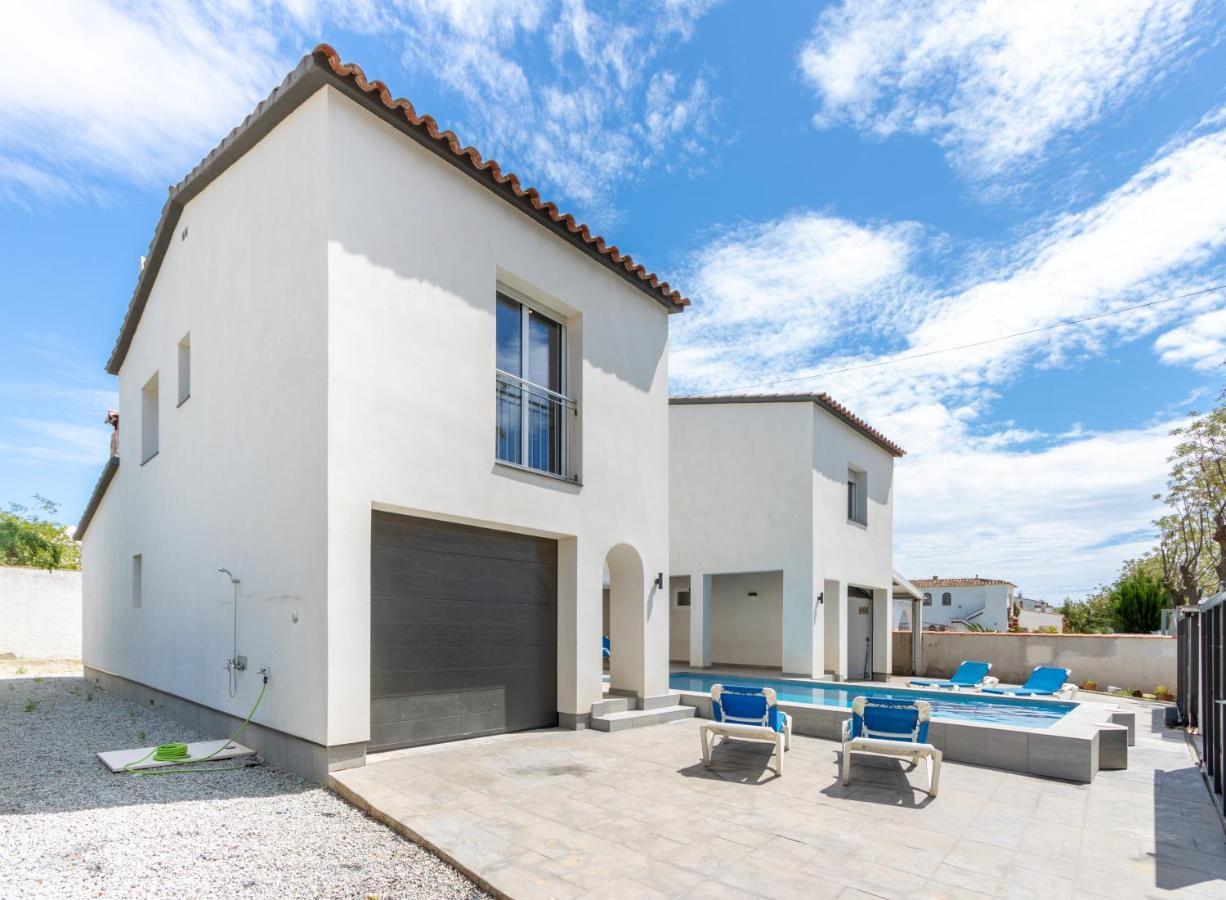 Goldhome - New House With Private Heated Pool, Parking, Wifi, Games Room Empuriabrava Exteriör bild
