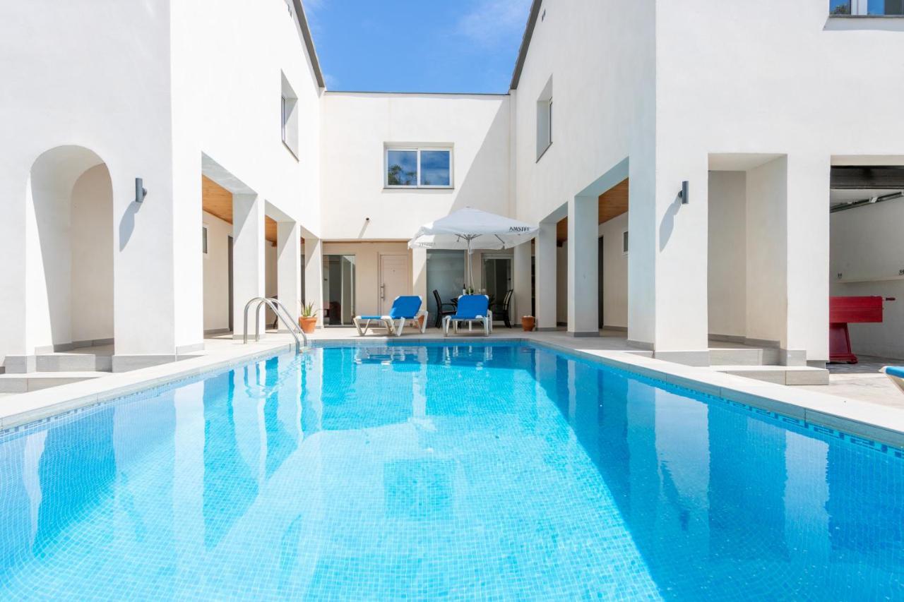 Goldhome - New House With Private Heated Pool, Parking, Wifi, Games Room Empuriabrava Exteriör bild