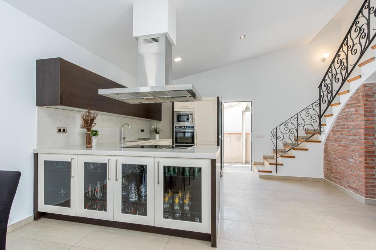 Goldhome - New House With Private Heated Pool, Parking, Wifi, Games Room Empuriabrava Exteriör bild