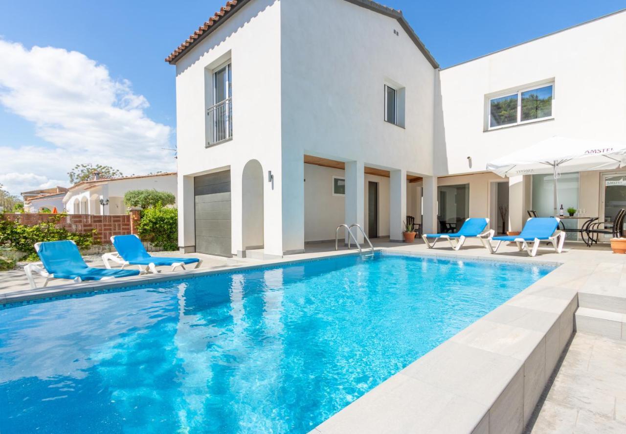 Goldhome - New House With Private Heated Pool, Parking, Wifi, Games Room Empuriabrava Exteriör bild