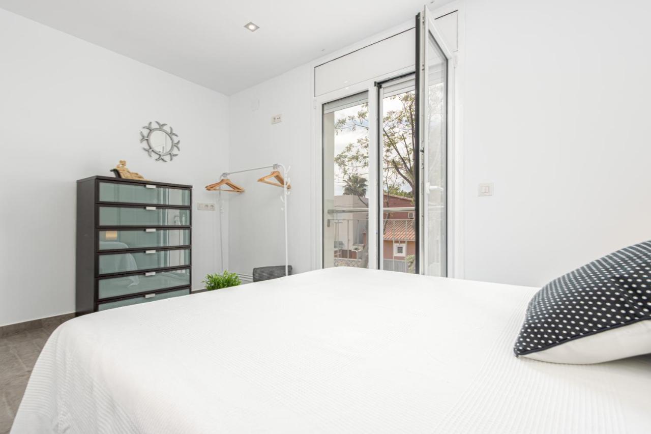 Goldhome - New House With Private Heated Pool, Parking, Wifi, Games Room Empuriabrava Exteriör bild