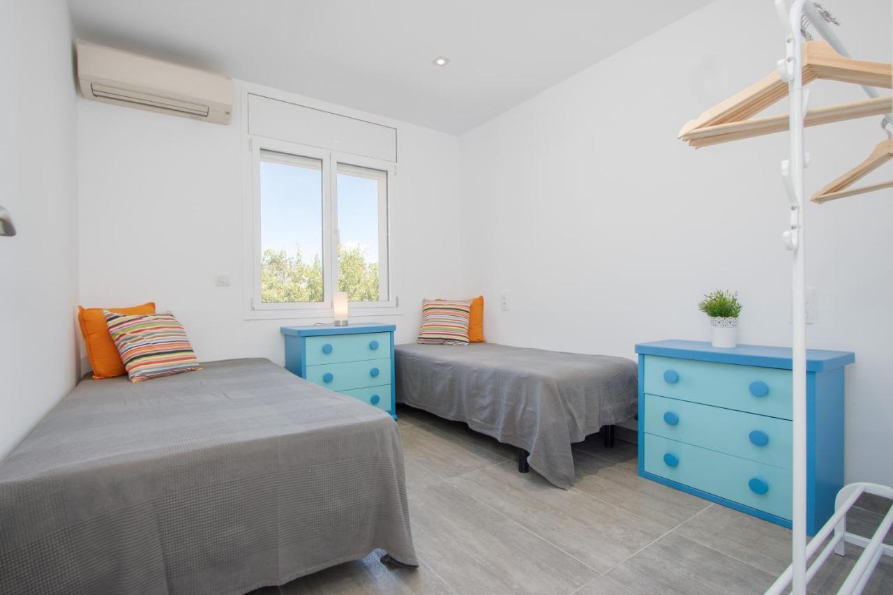 Goldhome - New House With Private Heated Pool, Parking, Wifi, Games Room Empuriabrava Exteriör bild