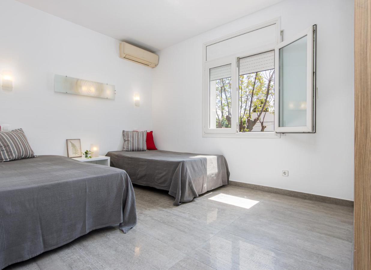 Goldhome - New House With Private Heated Pool, Parking, Wifi, Games Room Empuriabrava Exteriör bild