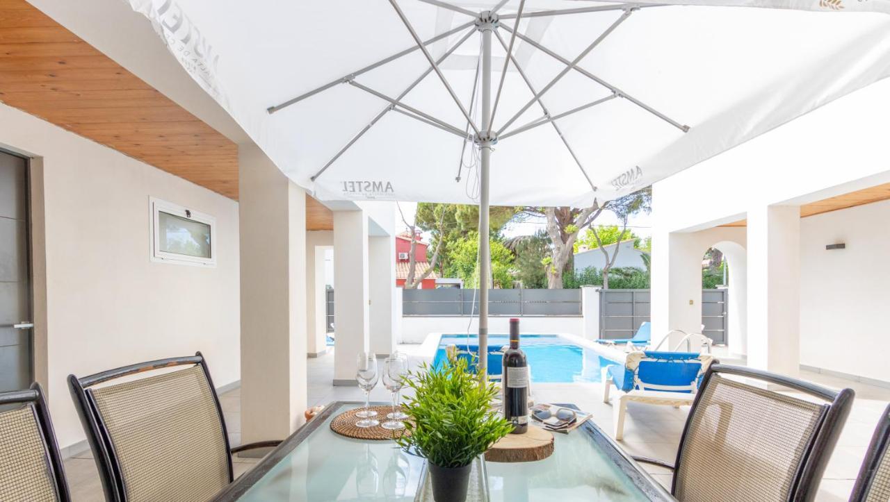 Goldhome - New House With Private Heated Pool, Parking, Wifi, Games Room Empuriabrava Exteriör bild