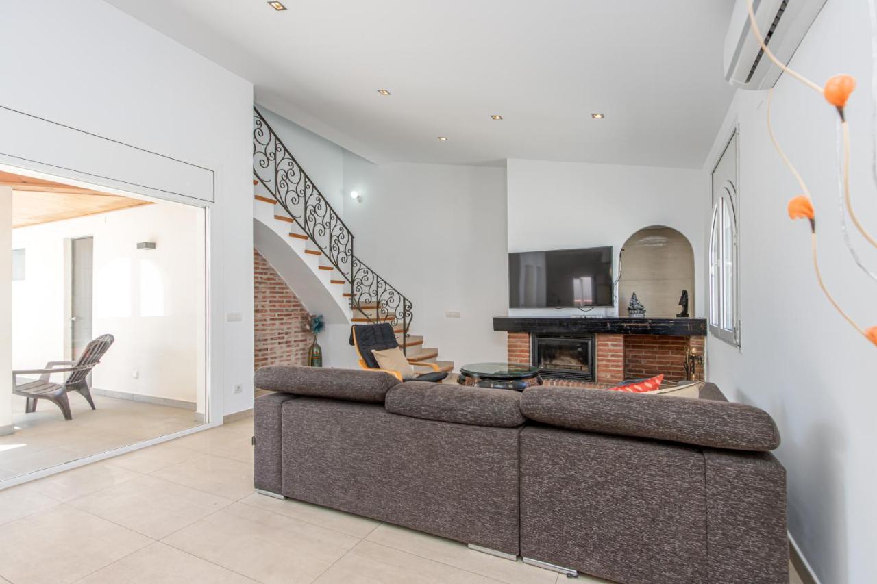 Goldhome - New House With Private Heated Pool, Parking, Wifi, Games Room Empuriabrava Exteriör bild