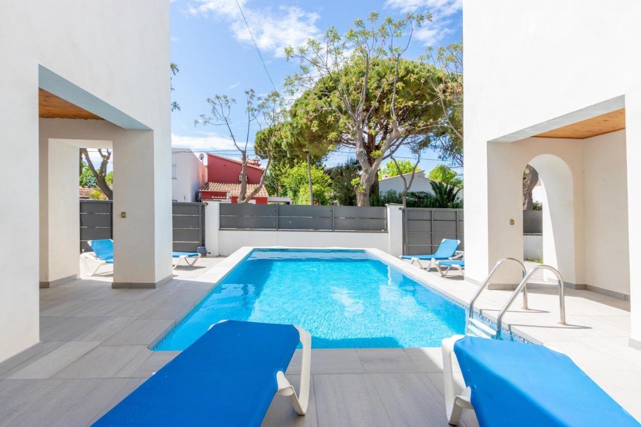 Goldhome - New House With Private Heated Pool, Parking, Wifi, Games Room Empuriabrava Exteriör bild